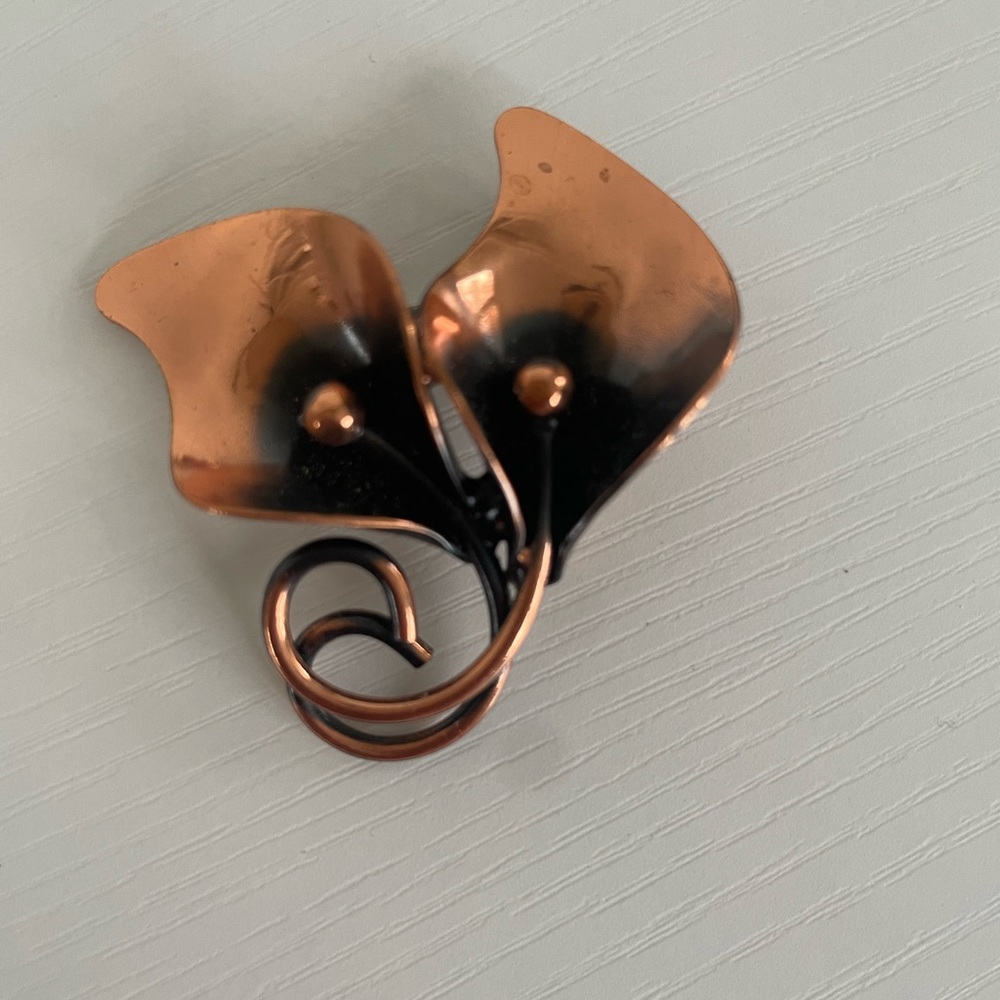 Vintage Copper and Black Floral Brooch
